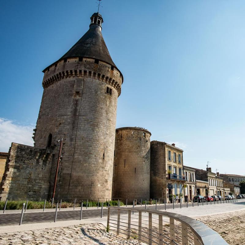 Hotel De La Tour Libourne Buitenkant foto