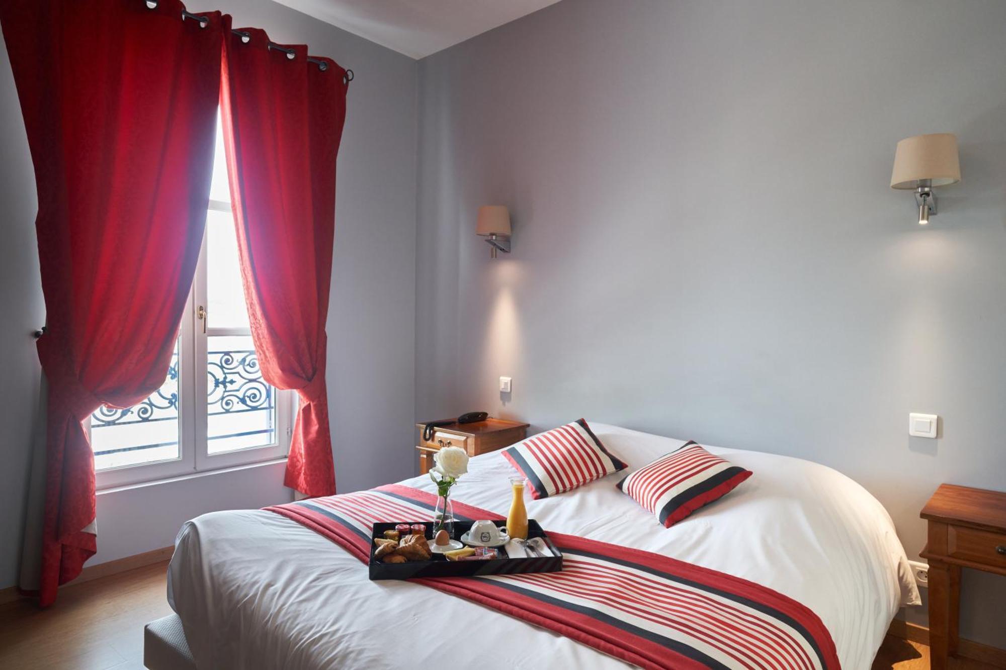 Hotel De La Tour Libourne Buitenkant foto