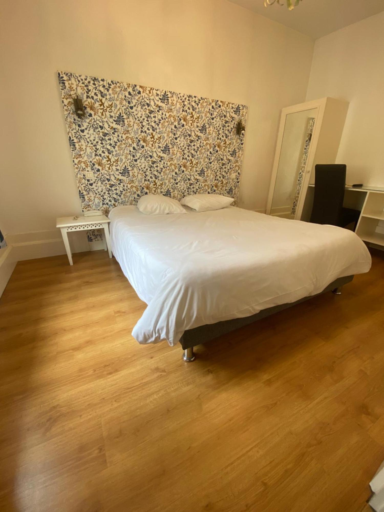 Hotel De La Tour Libourne Buitenkant foto