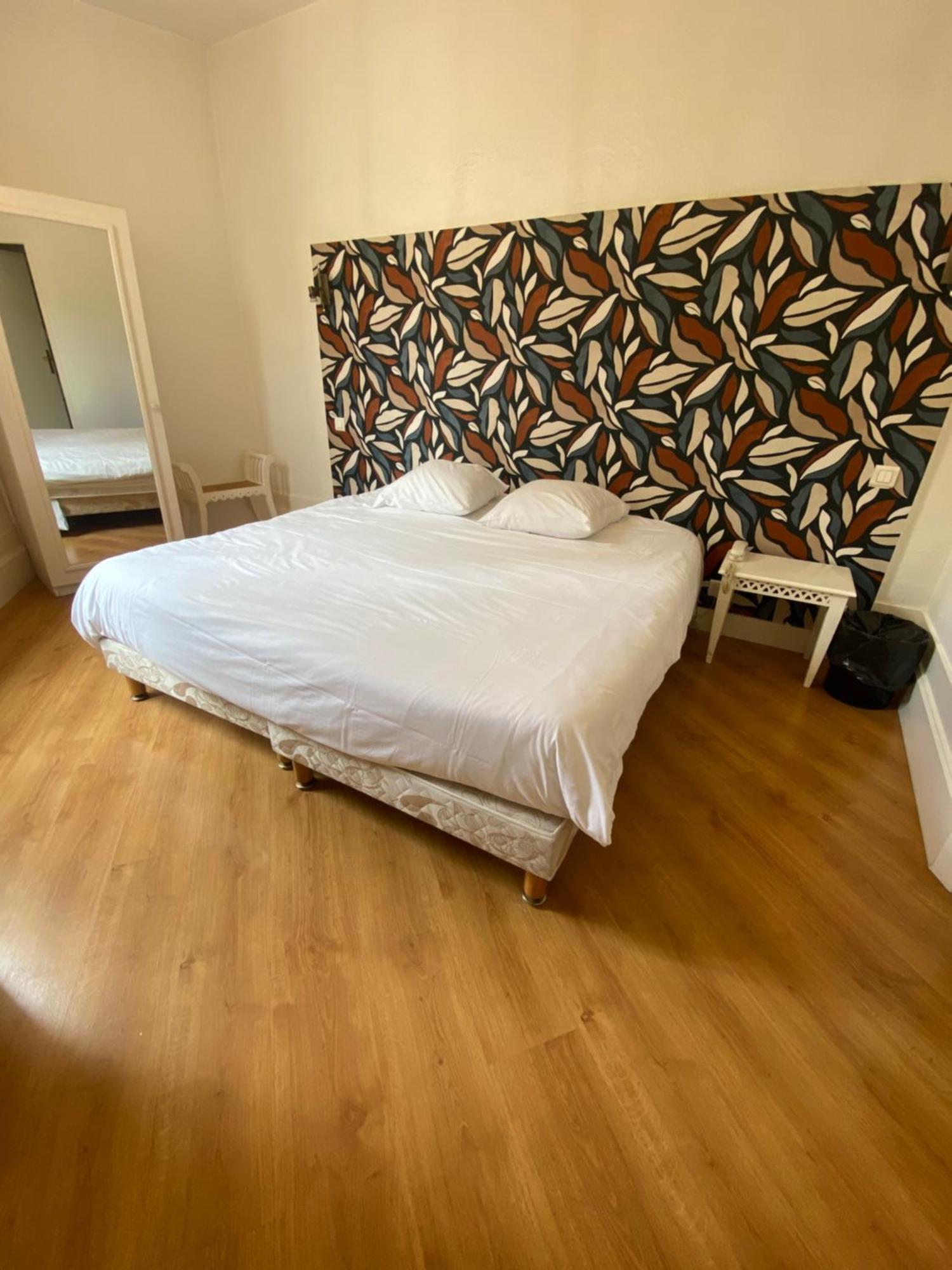 Hotel De La Tour Libourne Buitenkant foto